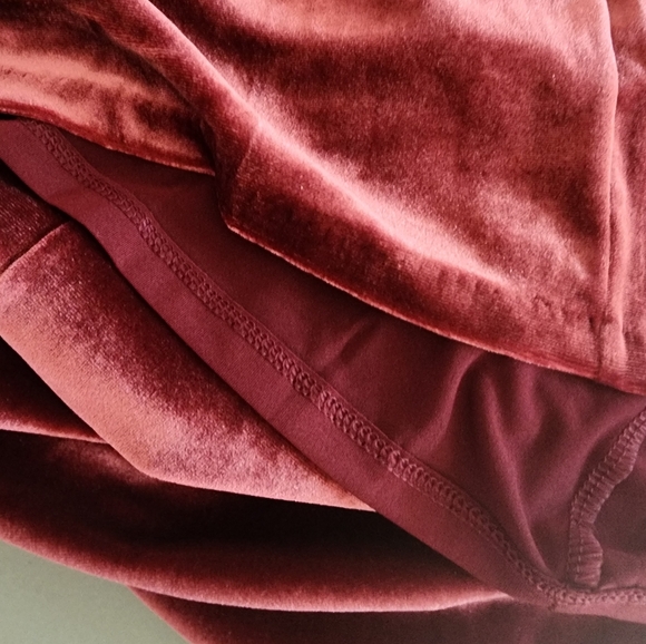 New WHBM Red Velvet Mock Neck Halter Knee Length Dress 6 - Picture 7 of 7